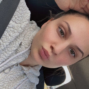 Meet your Posher, Monique